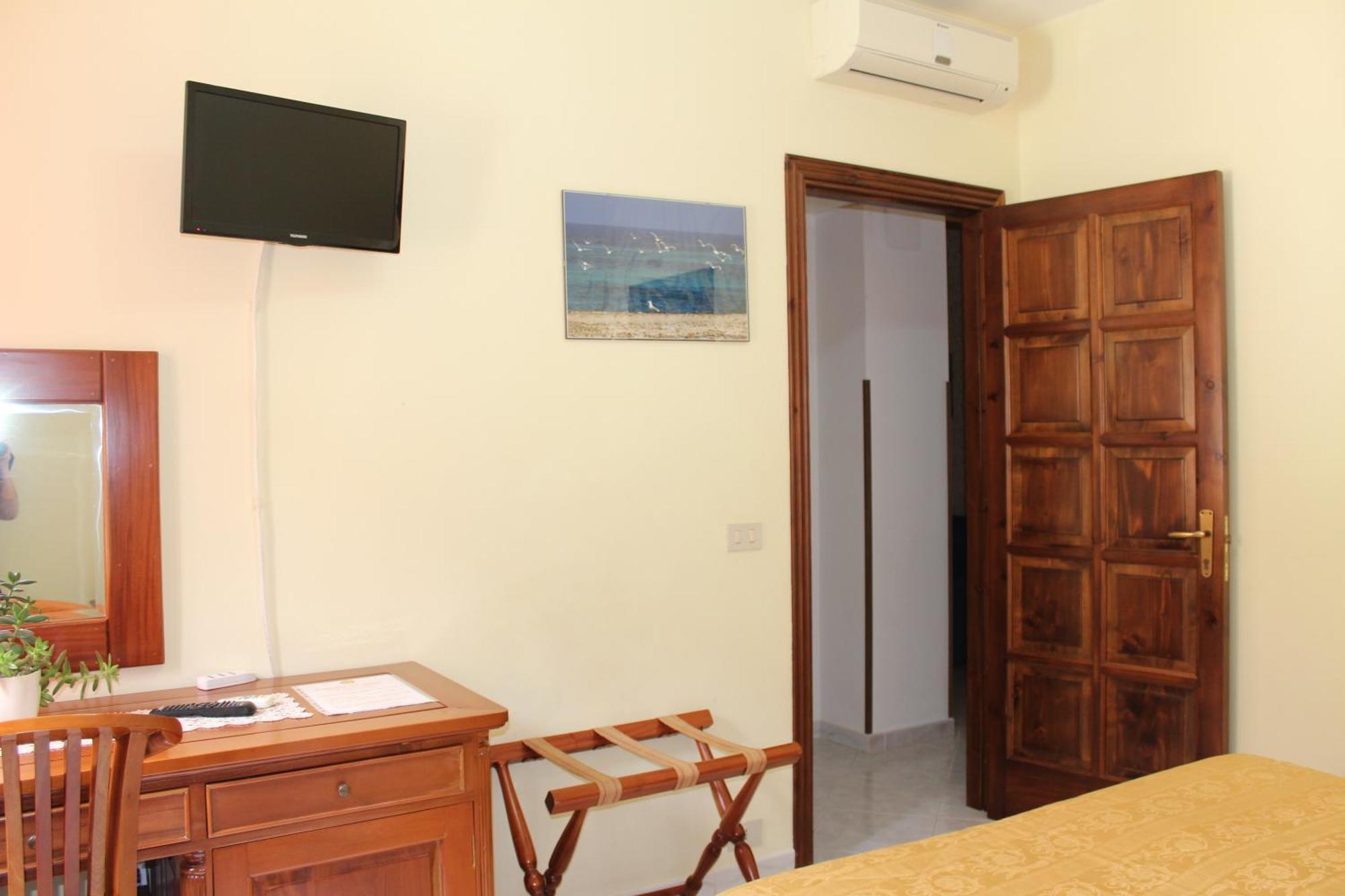 Raggio Di Sole Bed & Breakfast Макари Экстерьер фото