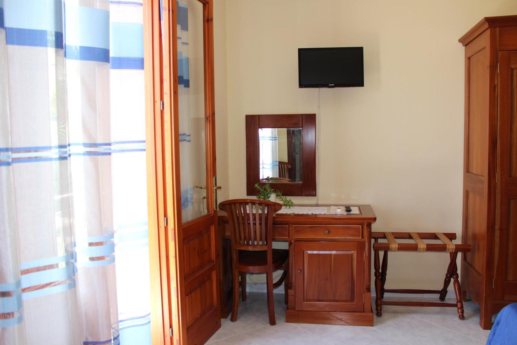 Raggio Di Sole Bed & Breakfast Макари Экстерьер фото
