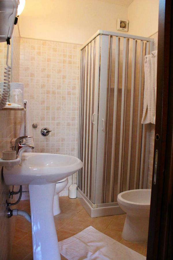 Raggio Di Sole Bed & Breakfast Макари Экстерьер фото
